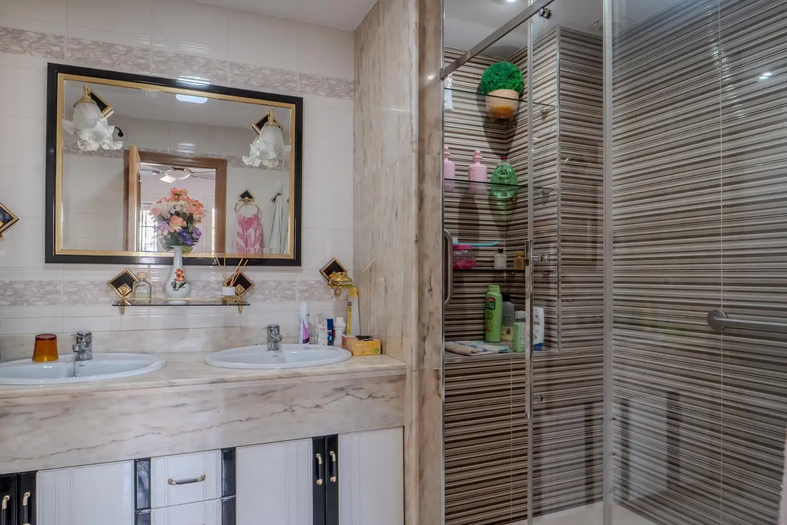 Bathroom of Detached homes for sale in Córdoba  with Private garden, Terrace and Storage room