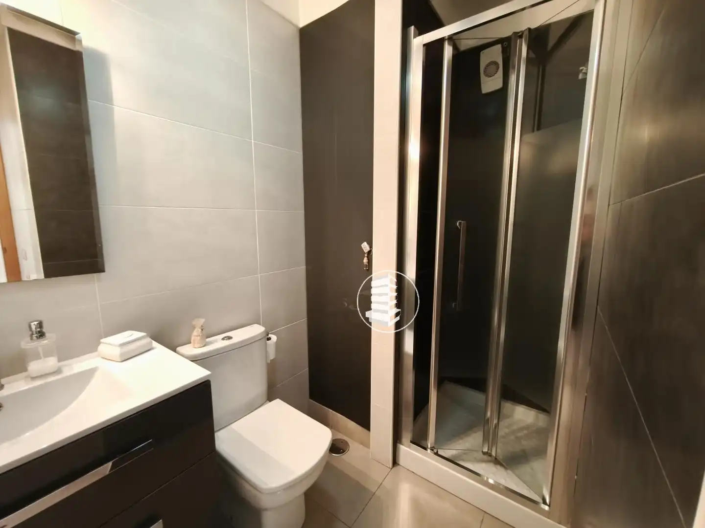 Baño de Apartamento de alquiler en Arona con Jardín privado, Terraza y Piscina
