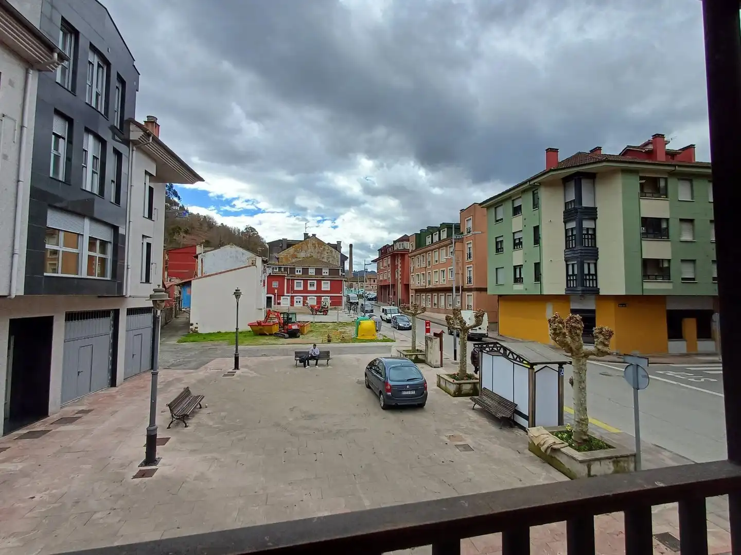 Vista exterior de Casa o xalet en venda en Mieres (Asturias) amb Terrassa i Piscina