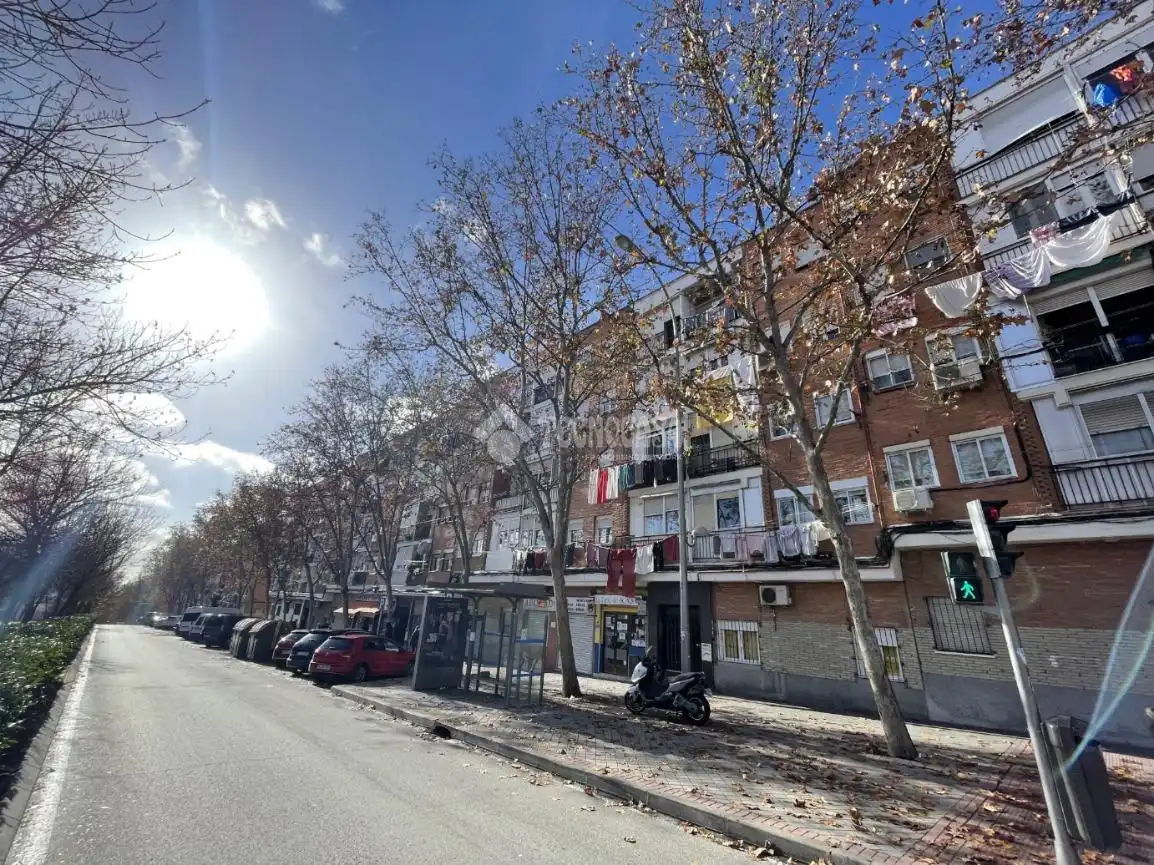 Vista exterior de Pis en venda en Madrid amb Terrassa