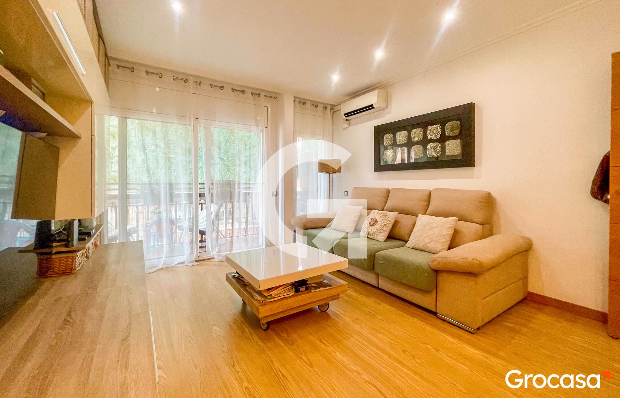 Living room of Flat for sale in Castelldefels  with Air Conditioner, Oven and Balcony
