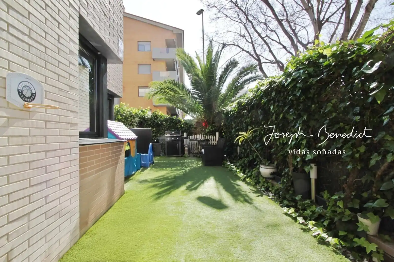 Garten von Erdgeschoss zum Verkauf in Castelldefels mit Klimaanlage, Heizung und Privatgarten