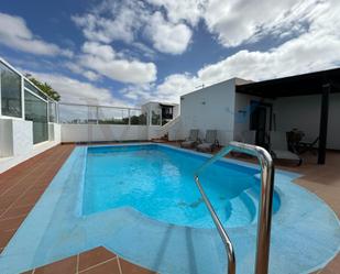 Piscina de Casa o xalet en venda en La Oliva amb Terrassa i Piscina