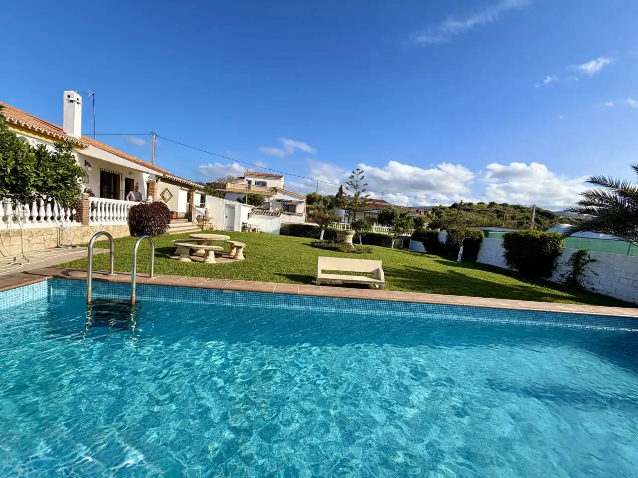 Swimming pool of Houses for sale in Rincón de la Victoria  with Private garden, Terrace and Swimming Pool
