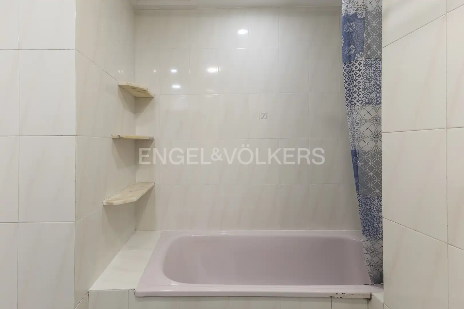 Baño de Piso en venta en Barcelona con Calefacción y Parquet