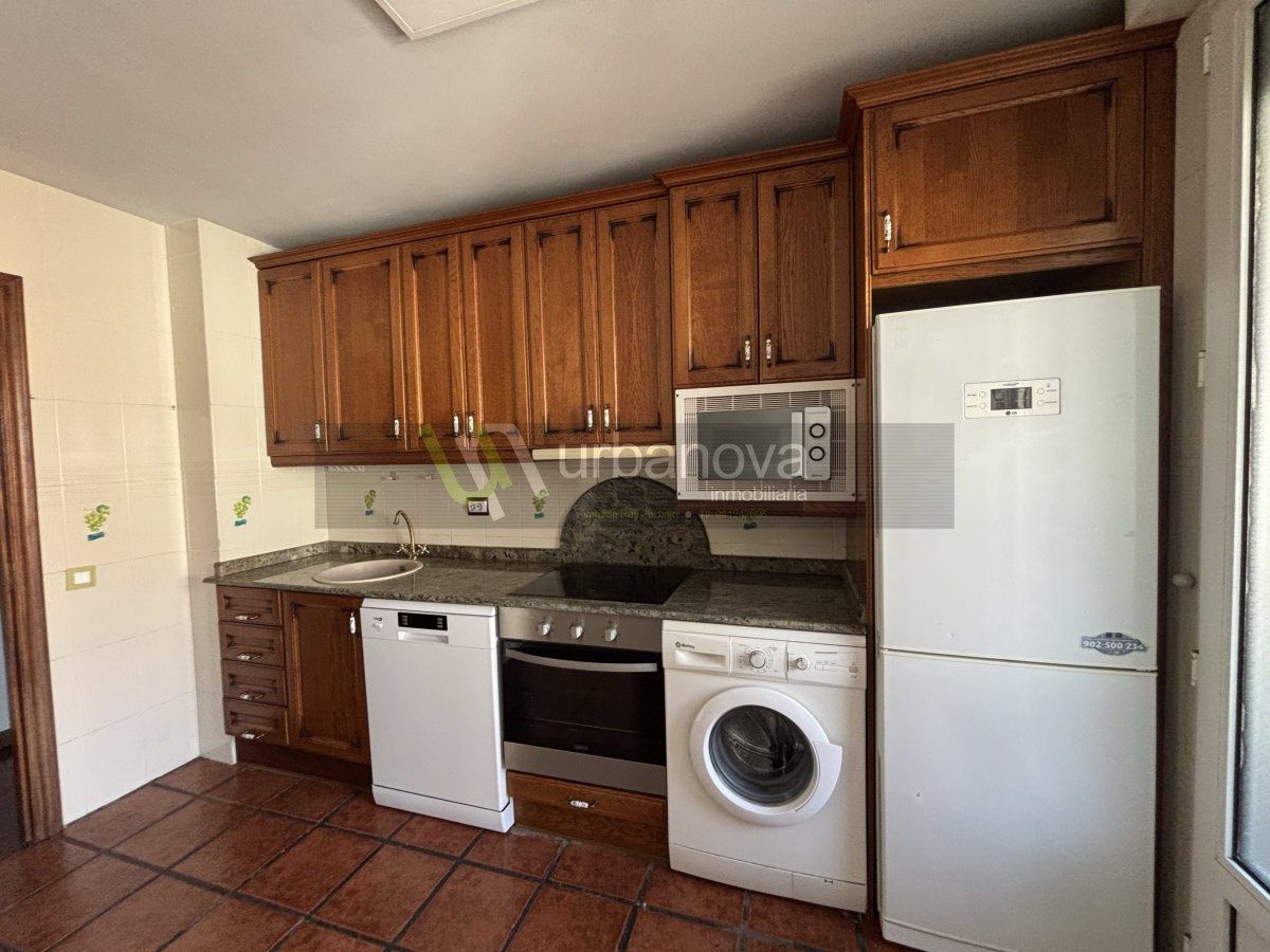 Cuina de Pis en venda en Alberite amb Aire condicionat, Calefacció i Parquet