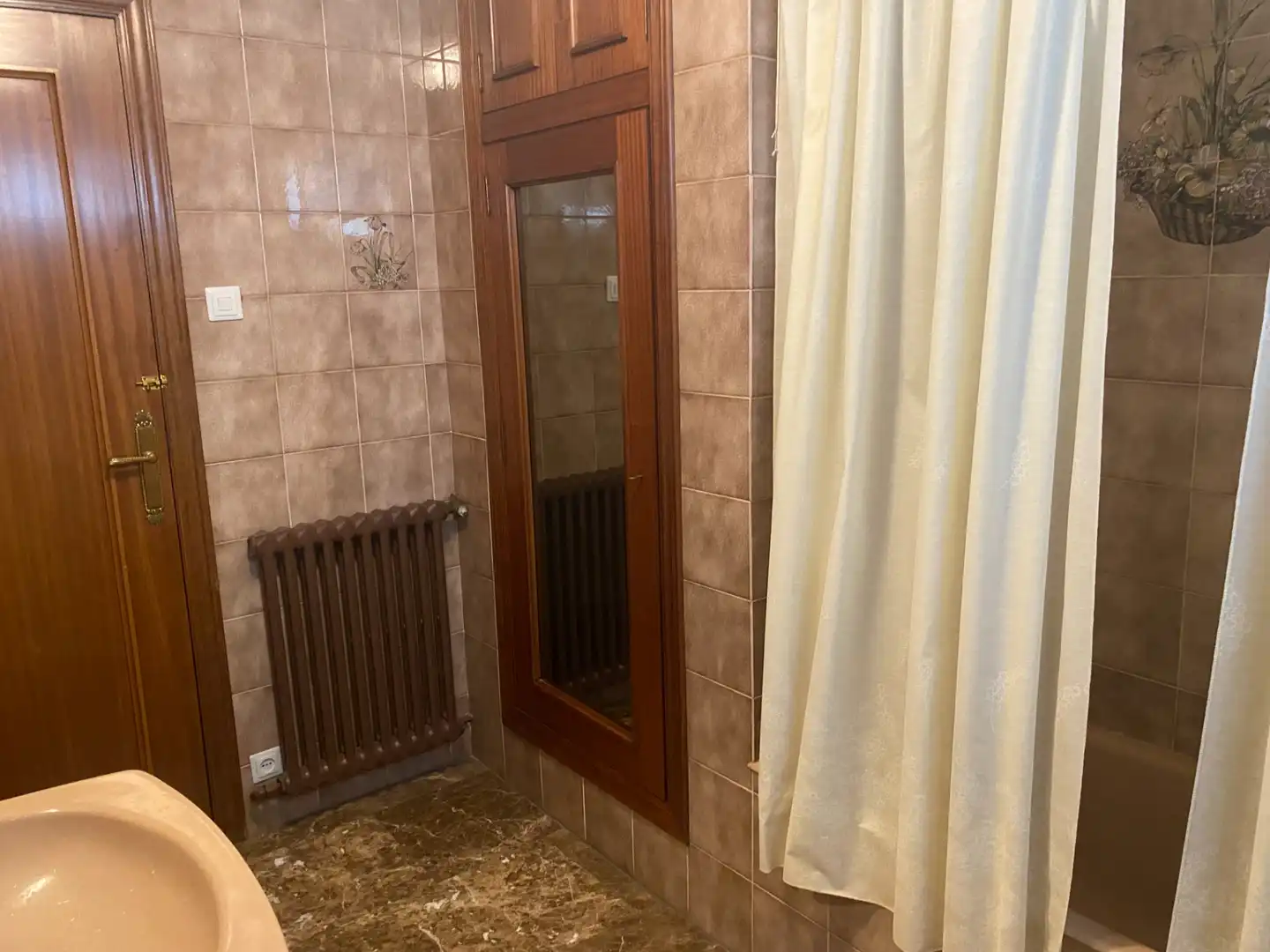 Baño de Piso en venta en Huesca con Calefacción, Terraza y Trastero