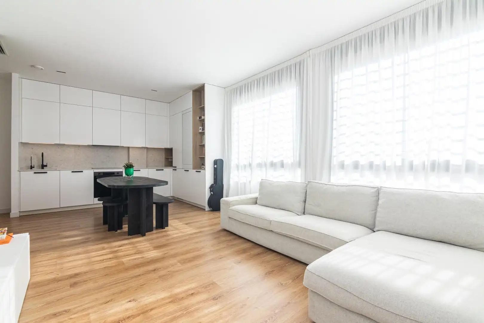 Living room of Ground floor for sale in Elche / Elx  with Air Conditioner, Heating and Private garden