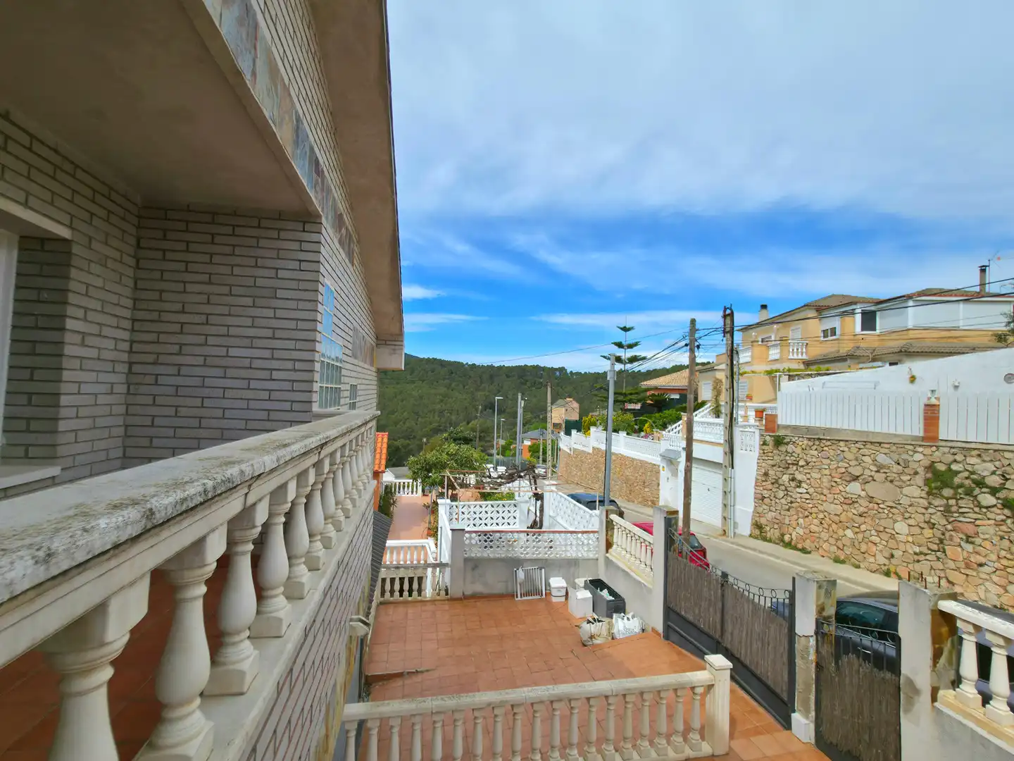 Vista exterior de Casa o xalet en venda en Sant Andreu de la Barca amb Aire condicionat, Calefacció i Jardí privat