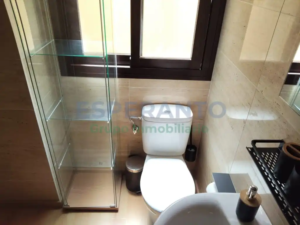 Bany de Apartament de lloguer en Málaga amb Aire condicionat, TV i Internet
