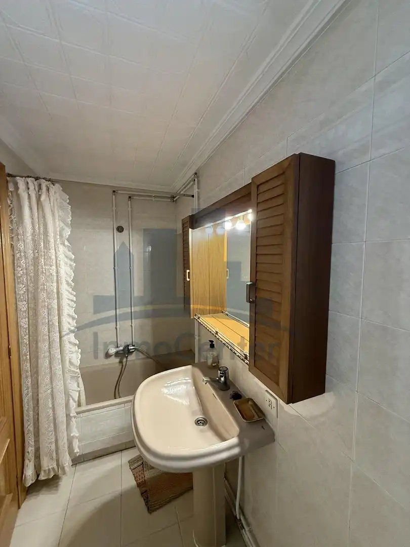 Badezimmer von Wohnung zur Miete in Badajoz mit Heizung, Parkett und Terrasse