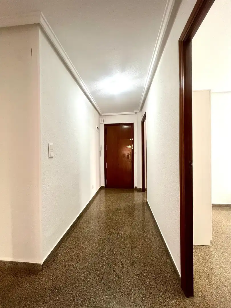 Piso de alquiler en Avenida de Ausiàs March, San Crispín