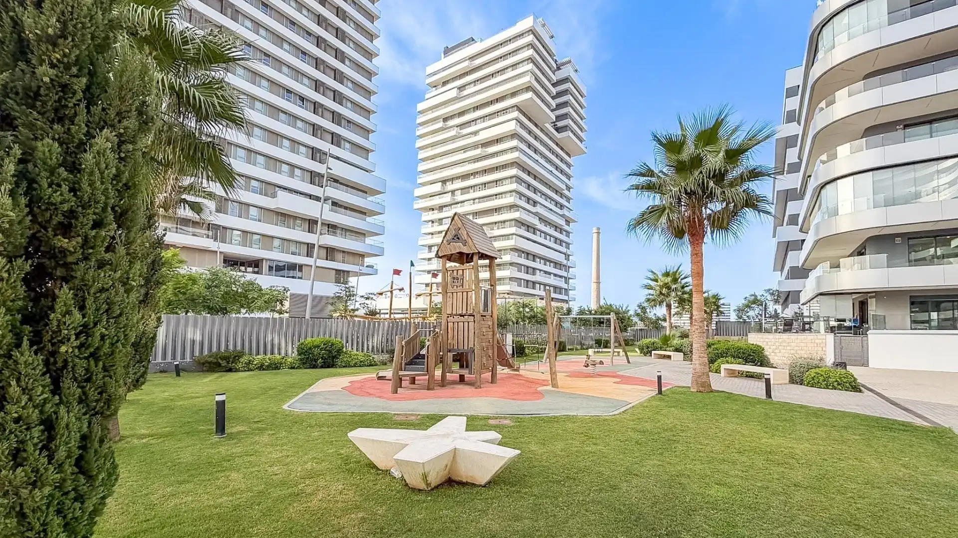 Außenansicht von Wohnung zur Miete in Málaga mit Klimaanlage, Heizung und Privatgarten