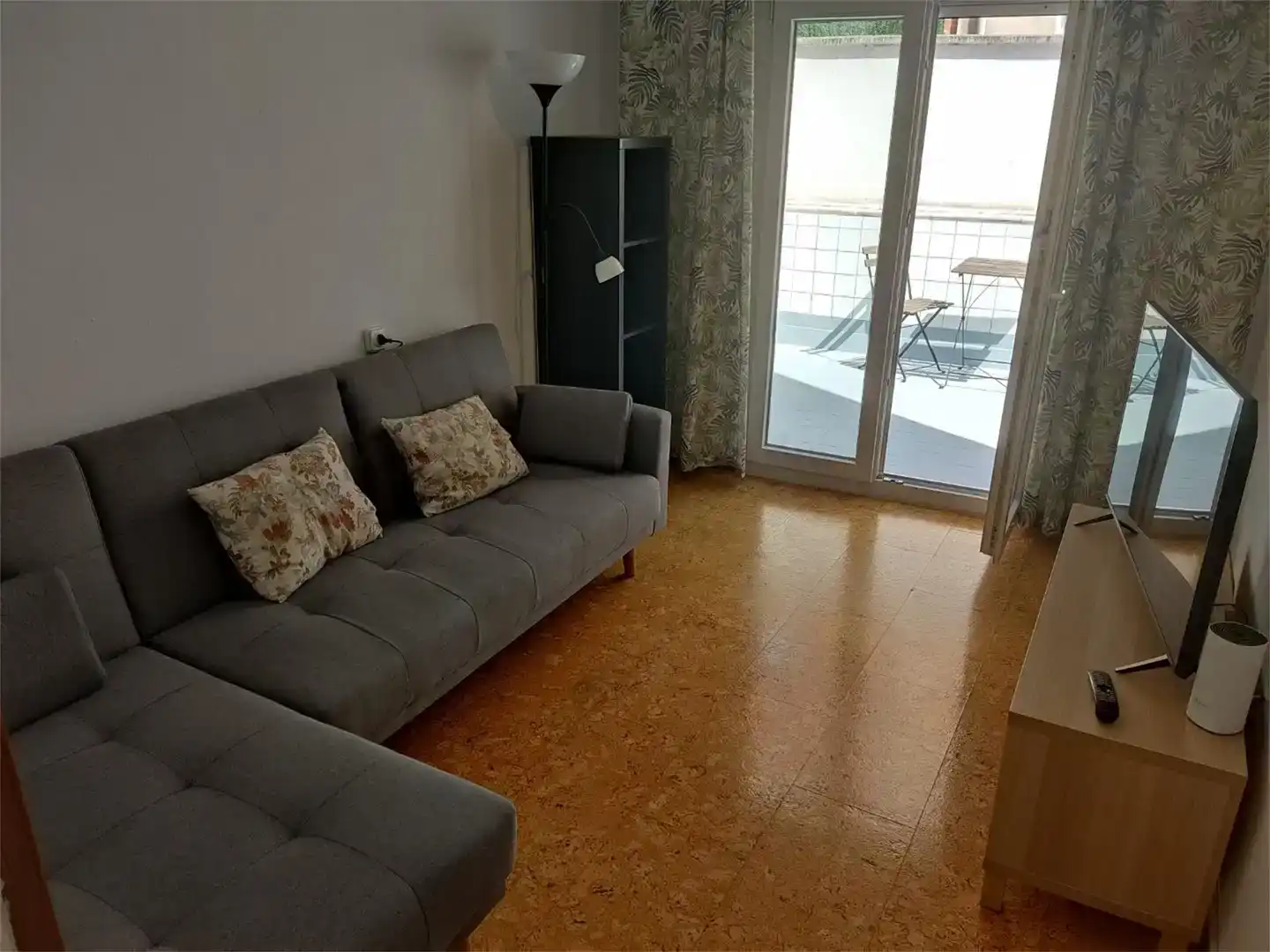 Sala de estar de Piso para compartir en Gijón  con Amueblado y Balcón