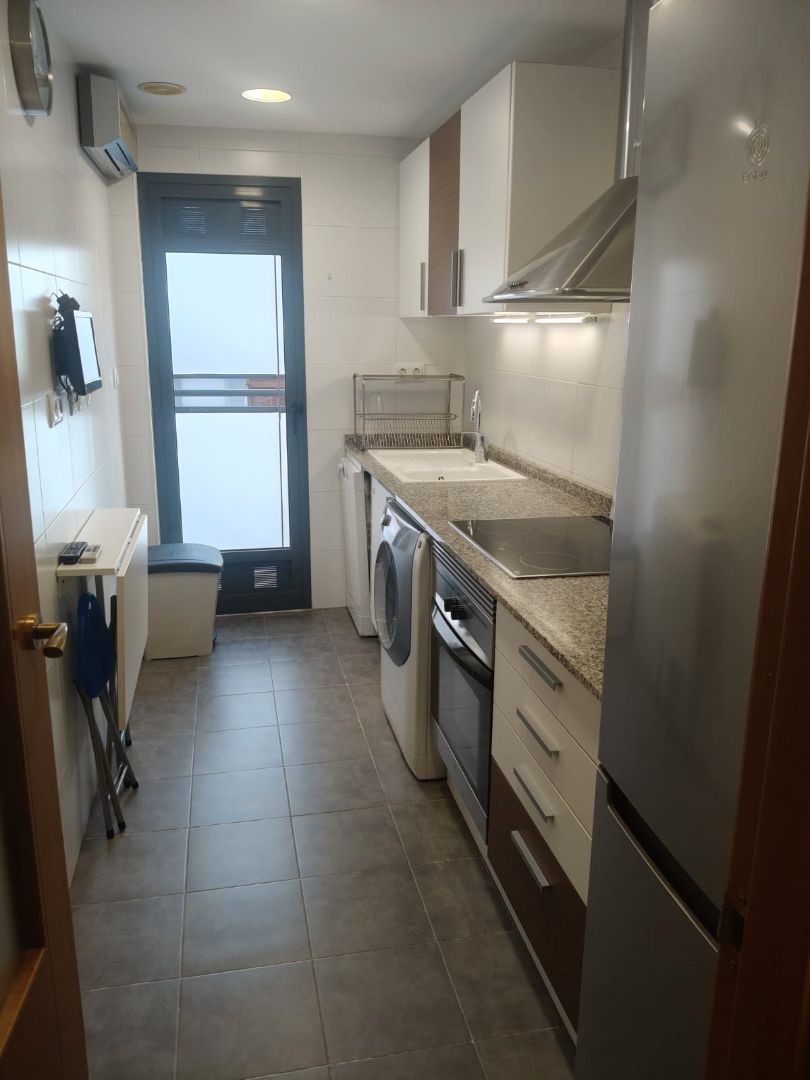 Cuina de Pis de lloguer en  Valencia Capital amb Aire condicionat, Moblat i Balcó