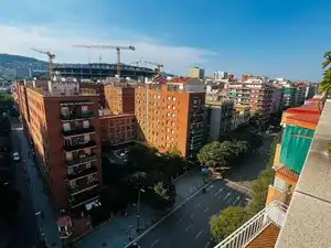 Vista exterior de Àtic en venda en Barcelona amb Aire condicionat, Terrassa i Forn