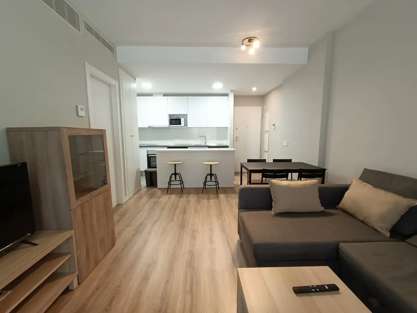 Apartments for rent in Calle Ulises, Colores - Entreparques