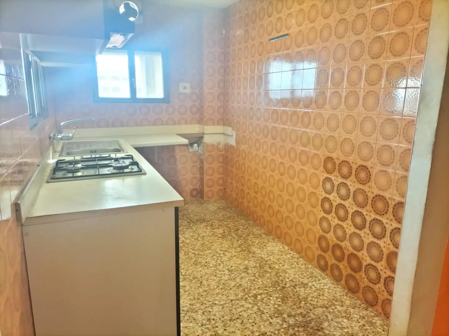 Küche von Country house zum Verkauf in Navarrés mit Privatgarten, Terrasse und Balkon