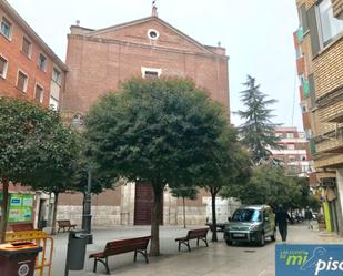 Exterior view of Flat for sale in Valladolid Capital  with Heating, Terrace and Furnished