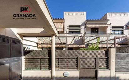 Exterior view of Single-family semi-detached for sale in  Granada Capital  with Air Conditioner