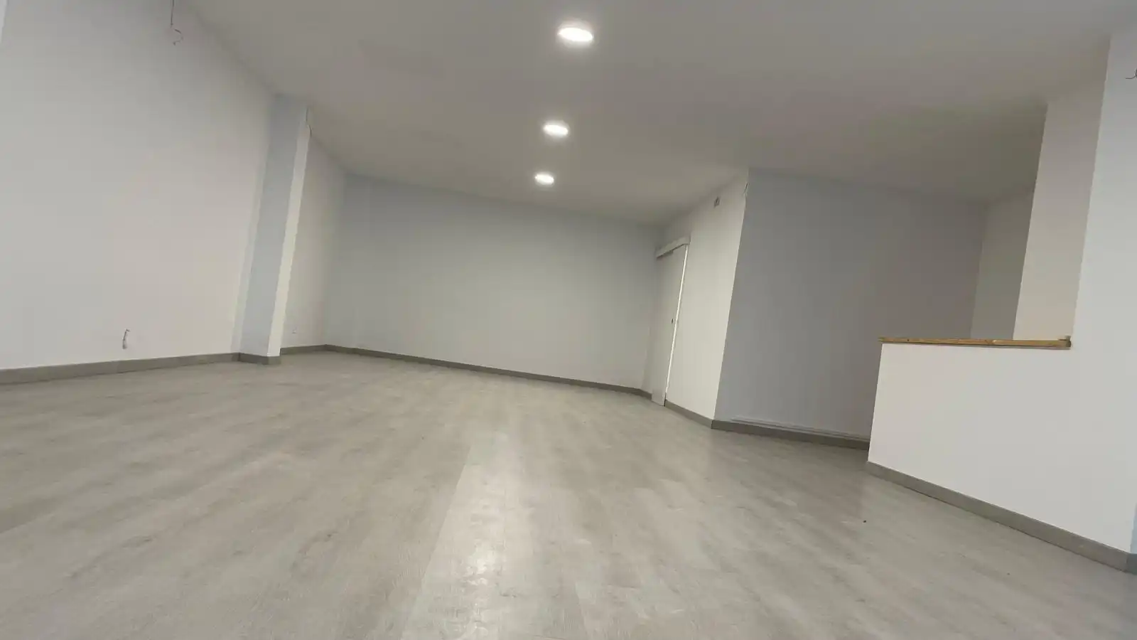 Commercial properties for rent in El Masnou  with Air Conditioner