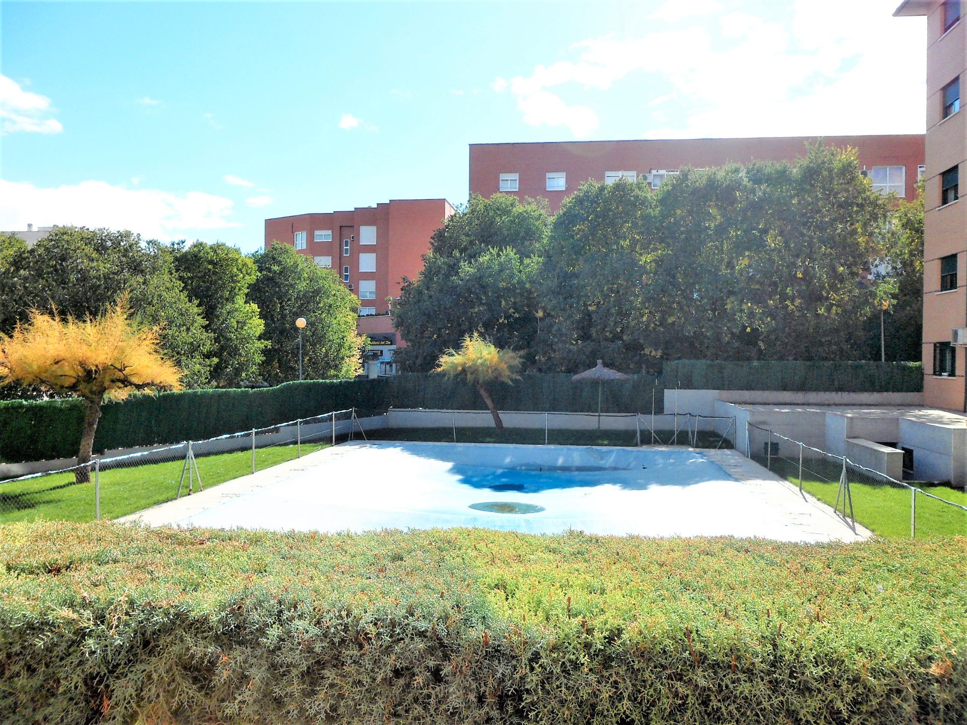 Swimming pool of Flat for sale in Aranjuez  with Heating, Parquet flooring and Oven
