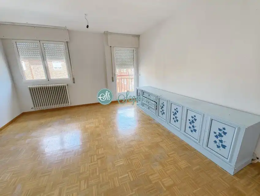 Habitación de Piso en venta en San Cristóbal de Segovia con Calefacción, Trastero y Balcón