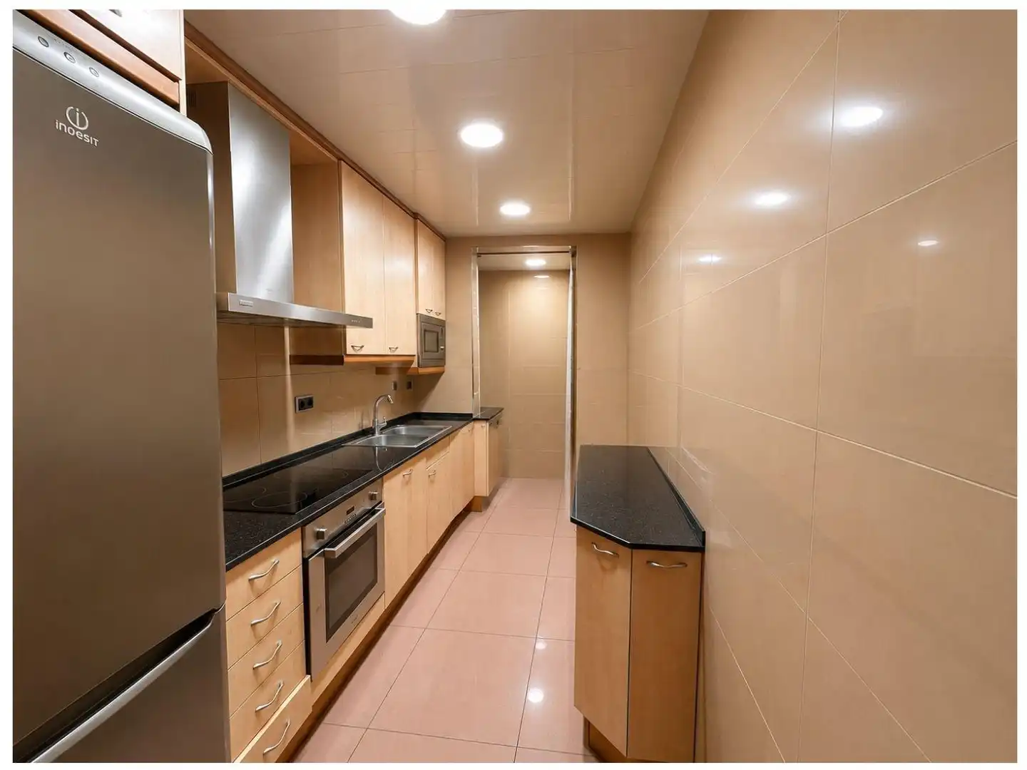 Cuina de Apartament en venda en Barcelona amb Aire condicionat, Calefacció i Terrassa