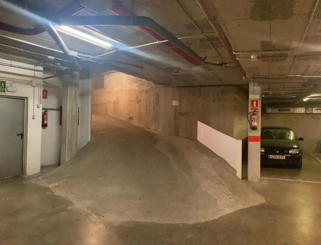 Aparcament de Garatge en venda en Barcelona