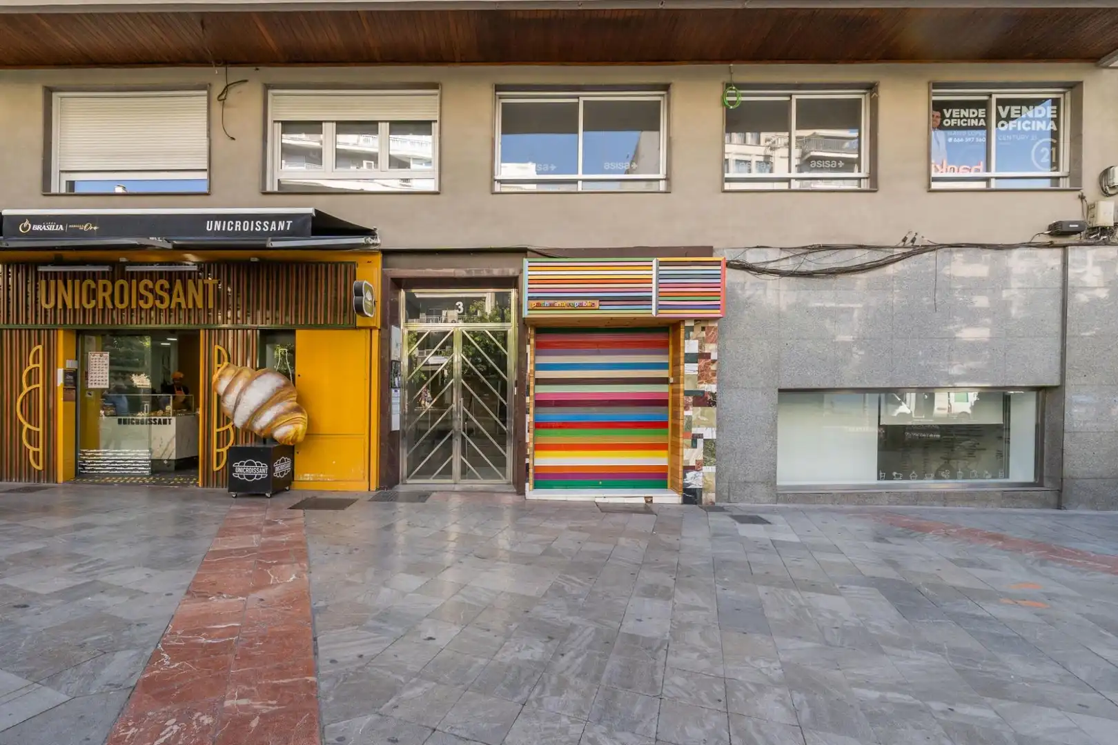 Exterior view of Flat for sale in Granada  with Air Conditioner and Heating