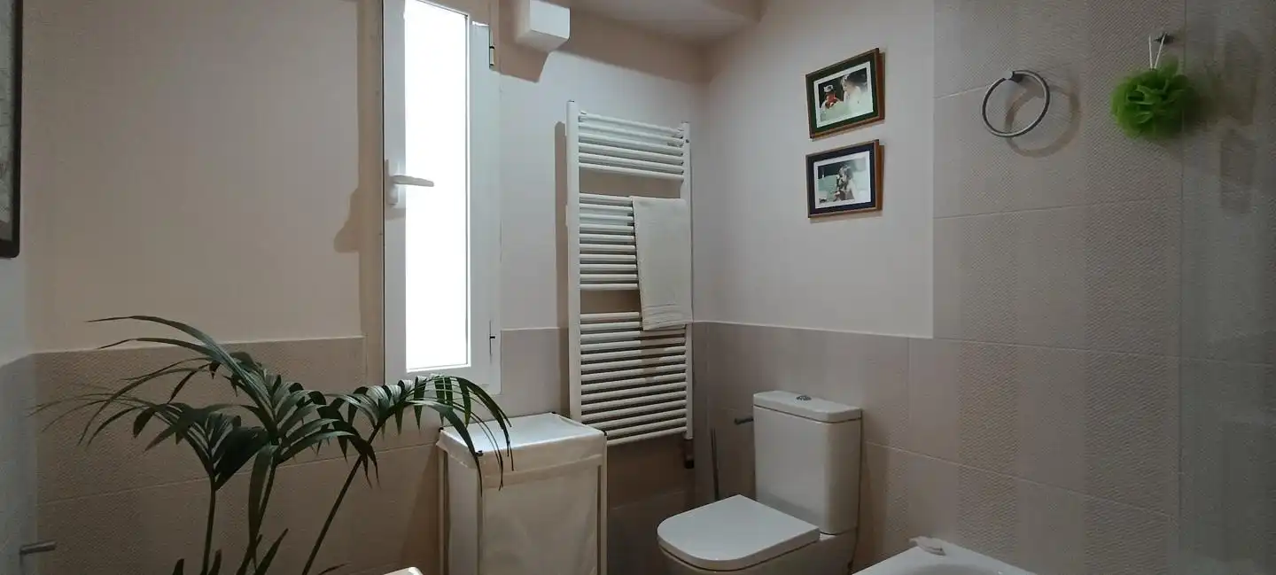 Bathroom of Flat for sale in León Capital   with Heating, Parquet flooring and Terrace