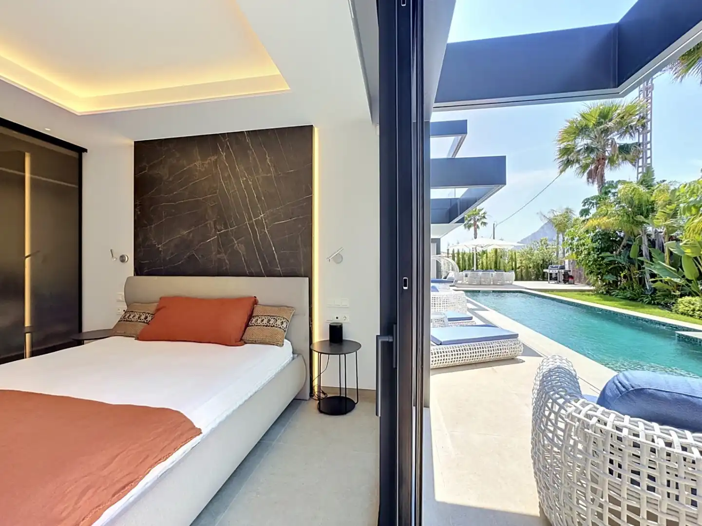 Chalet con terraza en venta en Marisol Park - Ortembach - Los Almendros, imagen 11