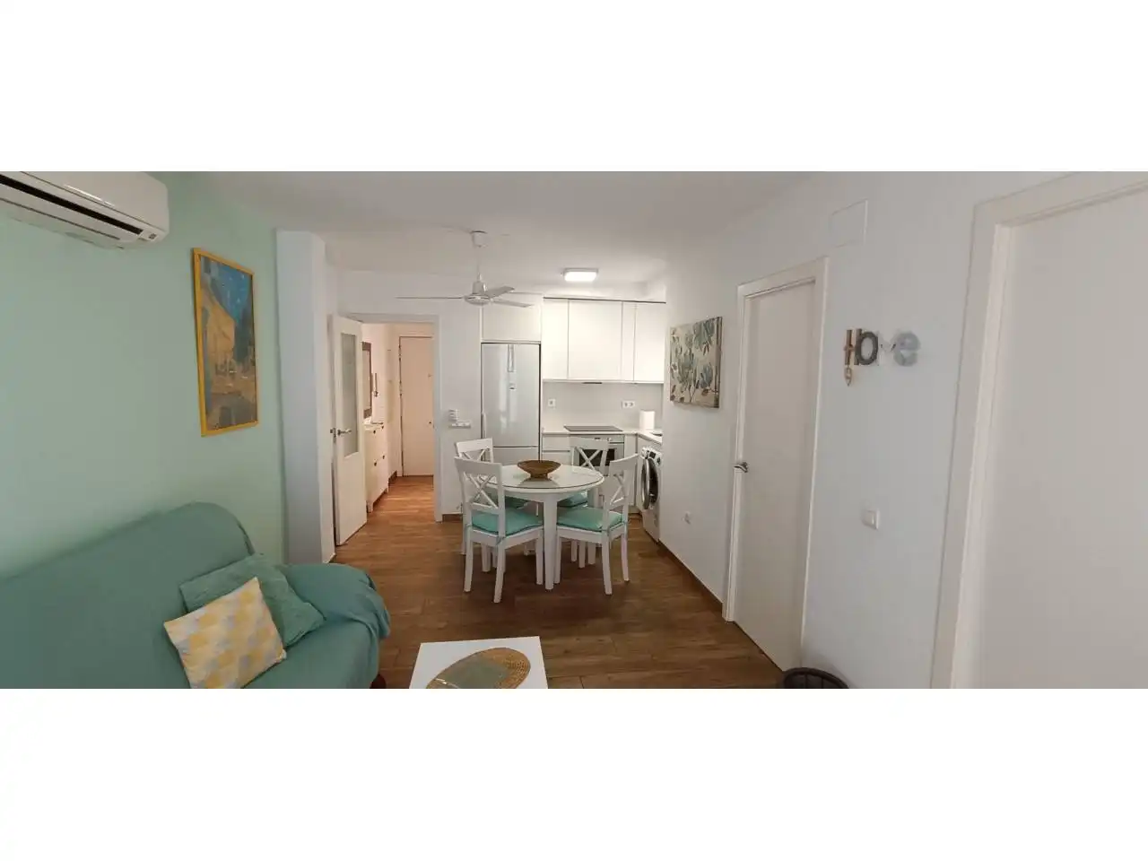 Sala de estar de Piso en venta en Roquetas de Mar con Aire acondicionado, Trastero y Amueblado