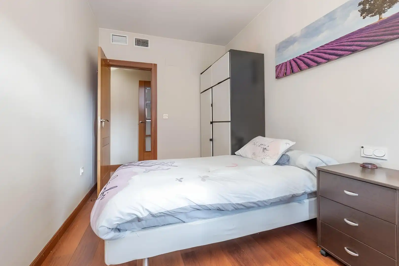 Schlafzimmer von Wohnung zum Verkauf in Granada mit Heizung, Privatgarten und Balkon