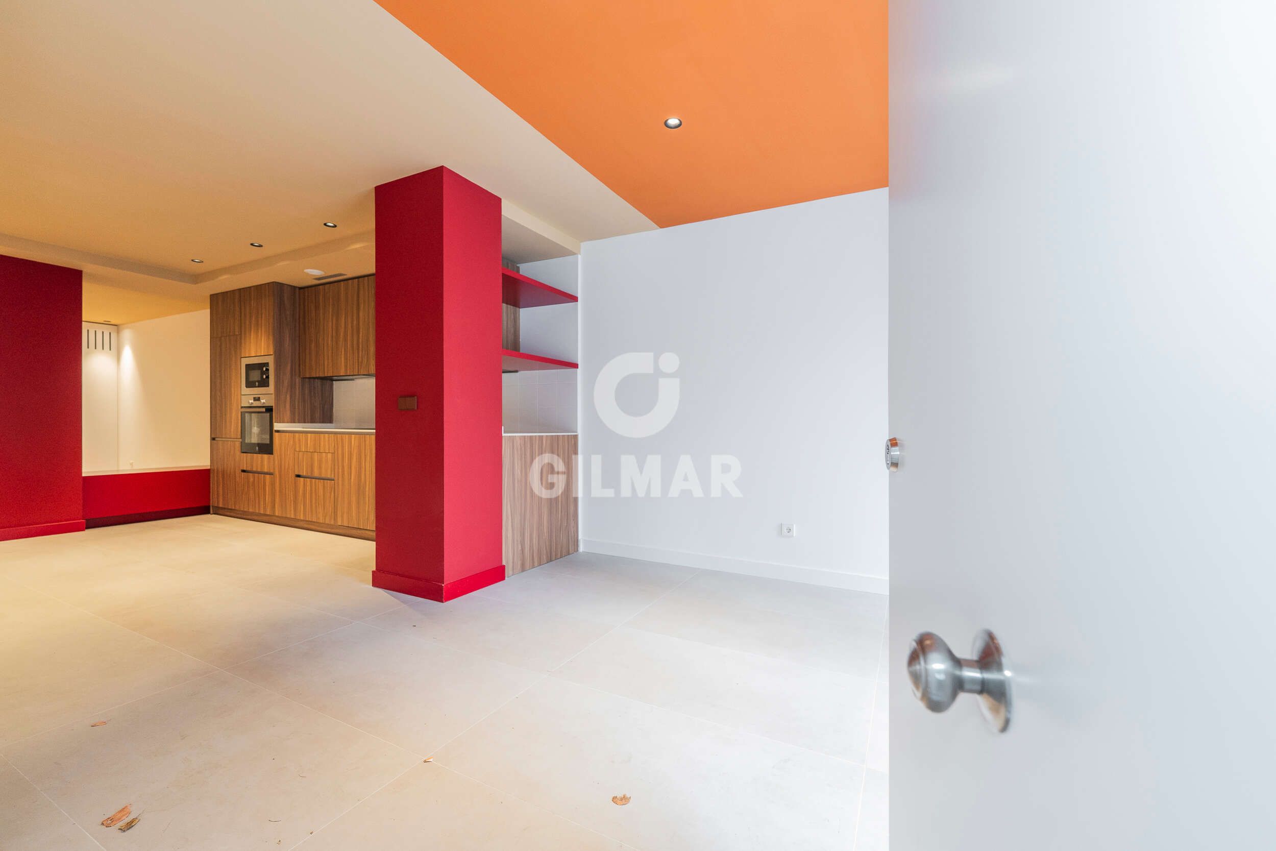 Flat for sale in  Madrid Capital  with Heating