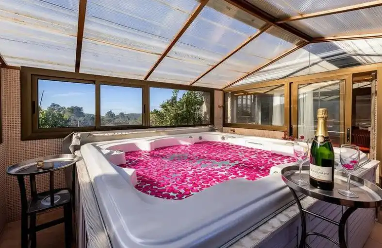 Piscina de Casa o chalet en venta en Vallirana con Aire acondicionado y Calefacción