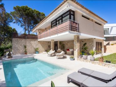 Xalet amb piscina en venda a Costa de la Calma