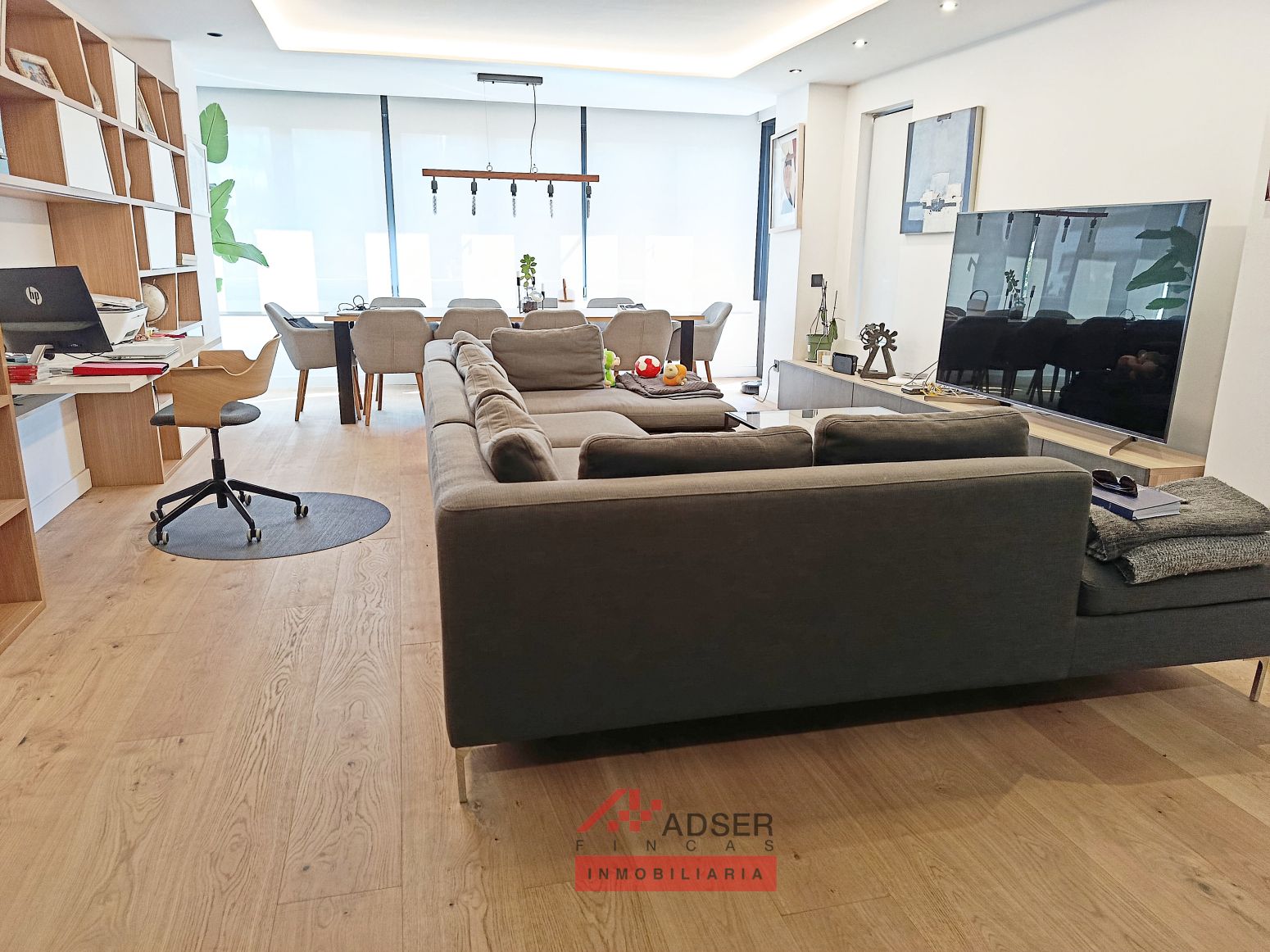 Living room of Flat for sale in  Logroño  with Air Conditioner, Heating and Parquet flooring