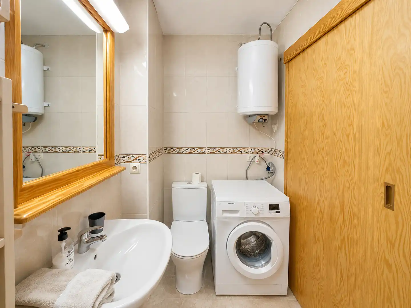 Baño de Estudio en venta en Benalmádena con Aire acondicionado, Terraza y Amueblado