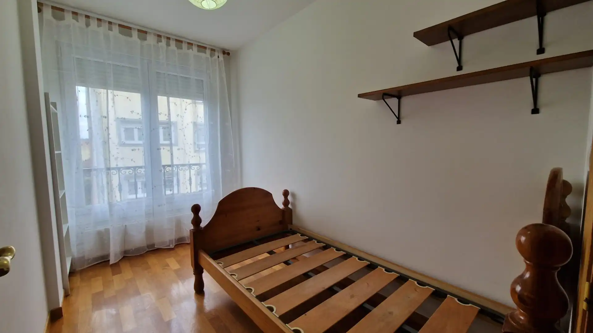 Dormitori de Apartament de lloguer en Ordes, A Coruña