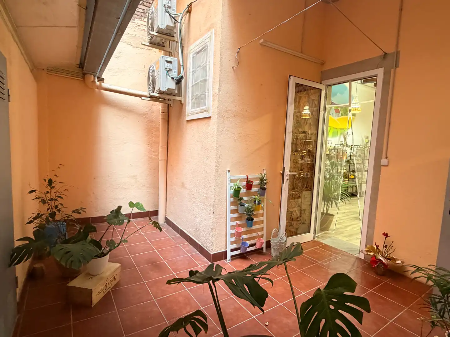 Terraza de Local en traspaso en Barcelona con Aire acondicionado, Amueblado y Internet