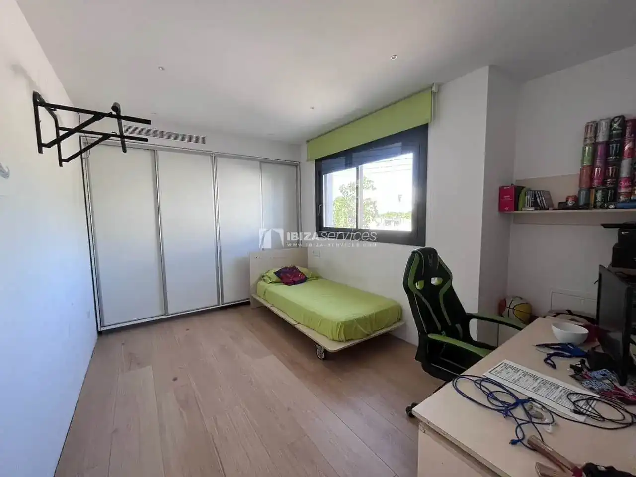 Dormitori de Casa o xalet en venda en Santa Eulària des Riu amb Aire condicionat, Jardí privat i Piscina