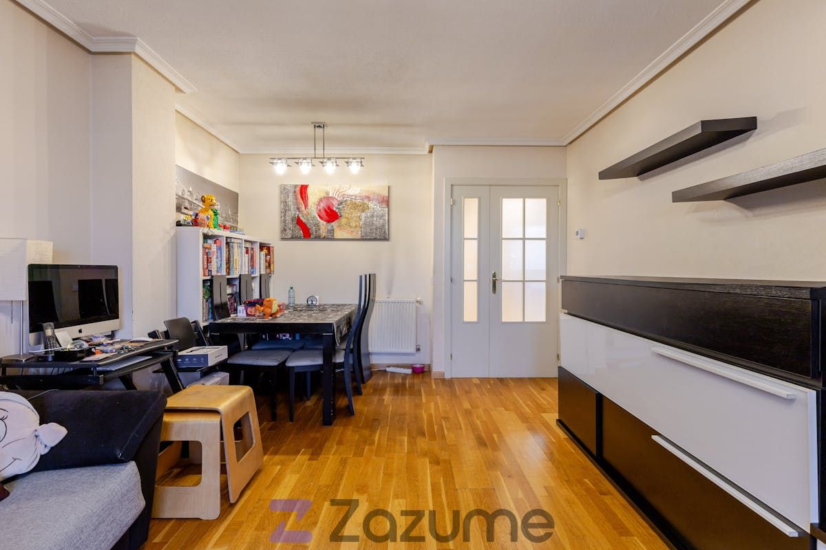 Menjador de Pis de lloguer en Collado Villalba amb Aire condicionat, Calefacció i Jardí privat