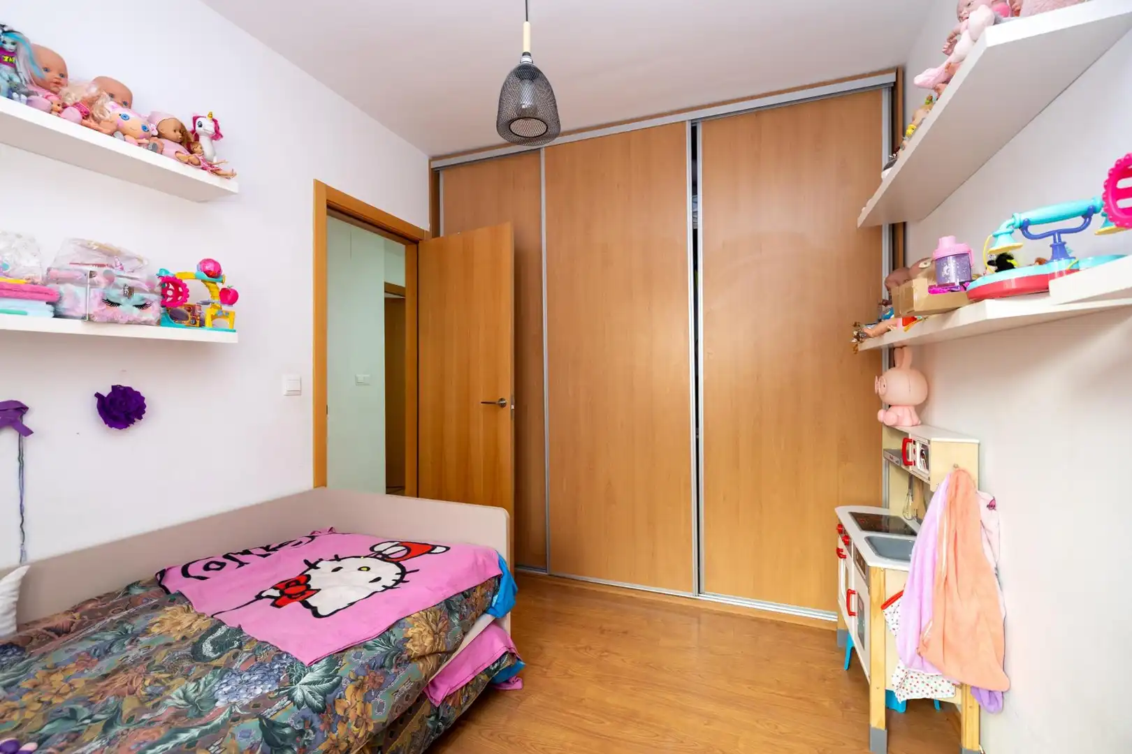 Habitación de Ático en venta en Atarfe con Aire acondicionado, Terraza y Trastero