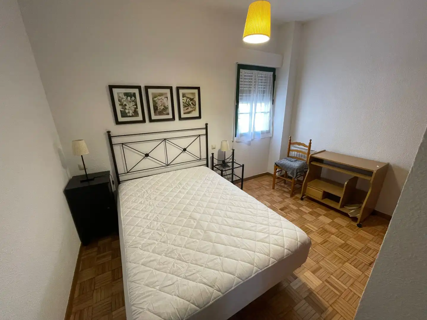 Habitación de Piso de alquiler en Alcalá de Henares con Calefacción, Parquet y Amueblado
