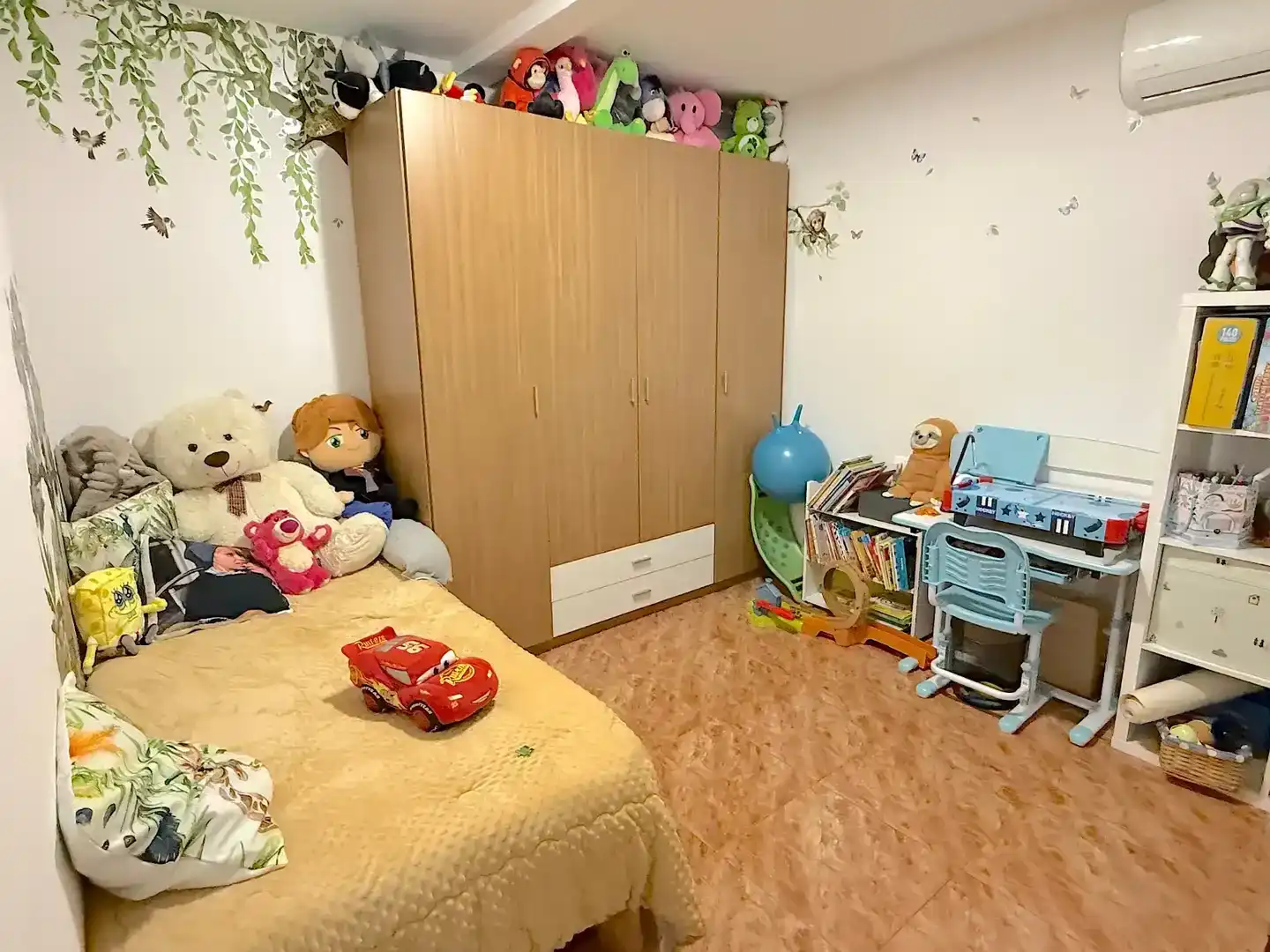 Bedroom of Flat for sale in Rubí  with Air Conditioner and Heating