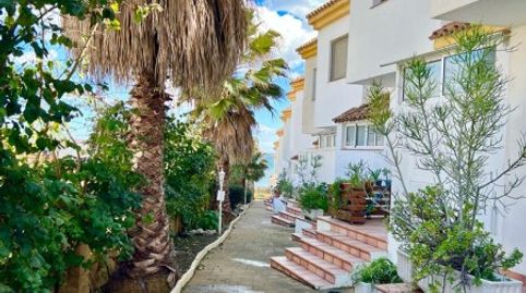 Foto 2 von Einfamilien-Reihenhaus zum Verkauf in N340, 42, Alcorrín, Manilva