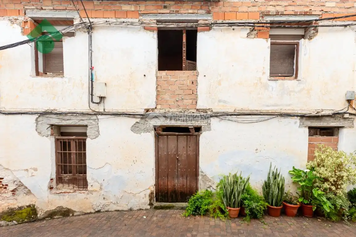 Vista exterior de Casa adosada en venda en Otívar amb Terrassa i Balcó