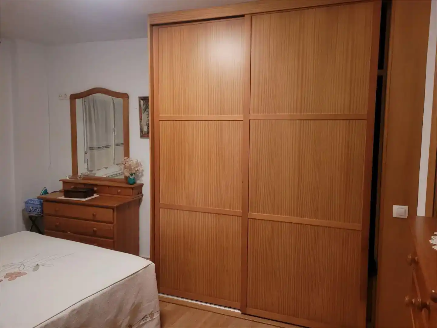Habitación de Piso en venta en Salvacañete con Parquet, Trastero y Amueblado