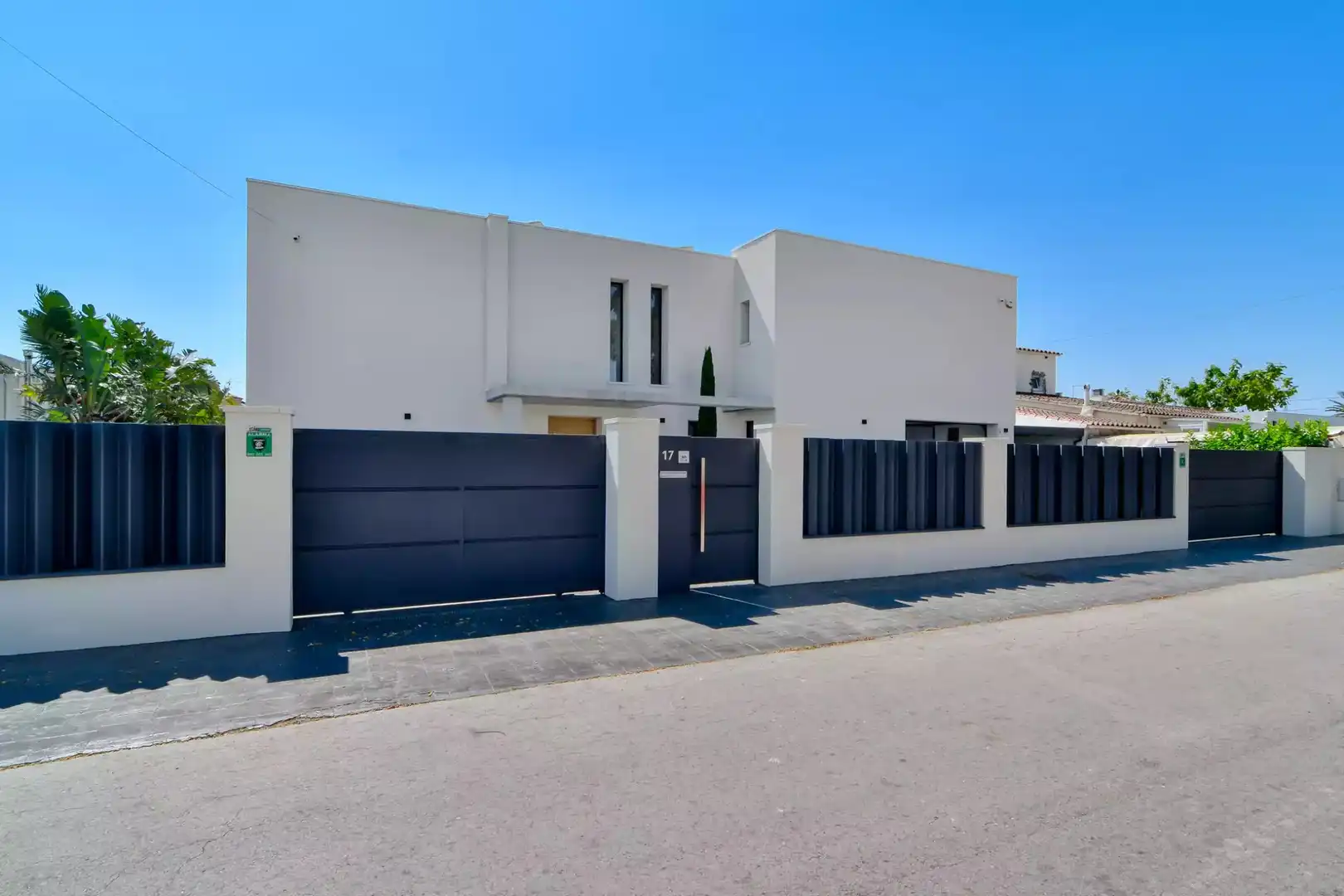 Vista exterior de Casa o chalet en venta en Empuriabrava con Aire acondicionado, Calefacción y Terraza